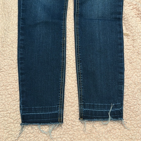 Prosperity stretchy skinny jeans. Like new!! - Picture 3 of 3